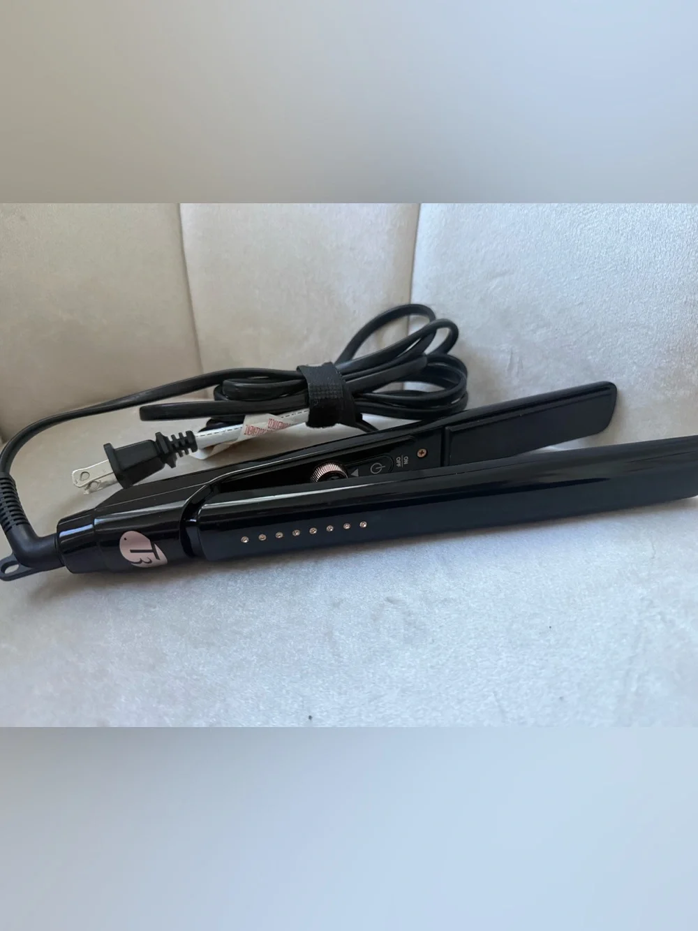 T3 straightener black